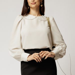 Bluza DY Fashion eleganta din triplu voal ivory cu detalii perlate la guler