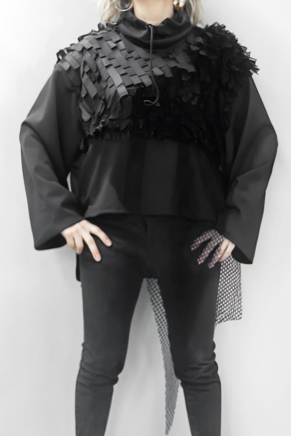 Bluza neagra oversize, compusa din materiale diferite cu guler inalt