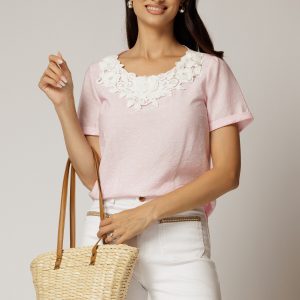 bluza-roz-cu-buline-din-rayon-si-broderie-la-decolteu-1475992-1156783-4.jpeg Bluza roz cu buline din rayon si broderie la decolteu