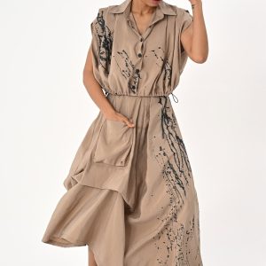 Compleu fusta asimetrica si bluza cu siret in talie, camel cu dripping negru