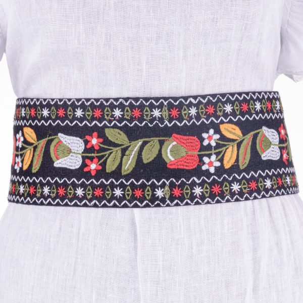 brau-traditional-romanesc-cu-broderie-floarala-multicolora-801289.jpg Brau traditional romanesc cu broderie floarala multicolora