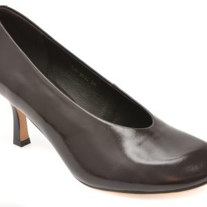 c7fb31a1bd9d48286af3853624f33af2d9d29f015781284b26fd03b0b61e3e22.jpeg Pantofi eleganti EPICA maro, 639801, din piele naturala lacuita