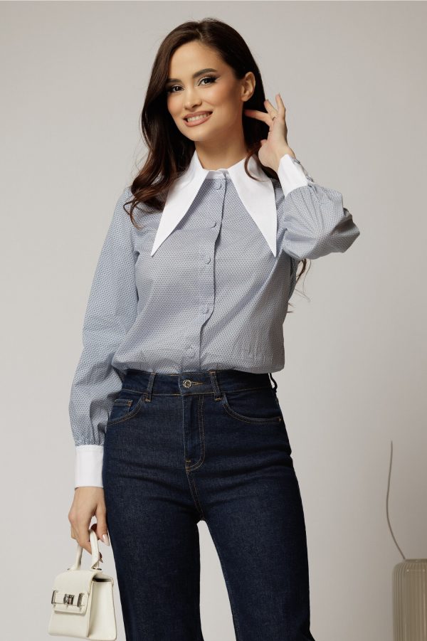 camasa-din-poplin-cu-imprimeu-bleu-si-negri-si-guler-ascutit-1447852-1145164-4.jpeg Camasa din poplin cu imprimeu bleu si negri si guler ascutit