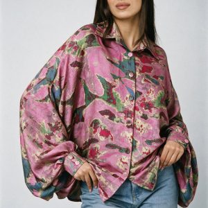Camasa din satin oversize, cu maneci bufante si imprimeu abstract fucsia