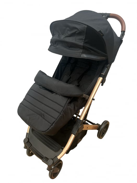 carucior-sport-pliabil-tip-troller-cu-suspensii-si-husa-picioare-c9-negru-555465.jpeg Carucior sport pliabil, tip troller, cu suspensii si husa picioare, C9 negru