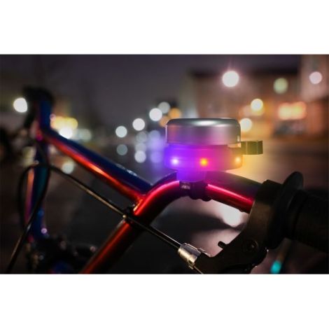 clopotel-cu-lumini-led-multicolore-pentru-bicicleta-argintiu-2.jpg Clopotel cu lumini LED multicolore pentru bicicleta, argintiu