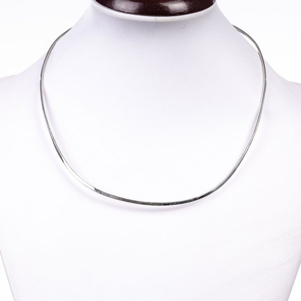 colier-din-cuburi-de-onix-cu-placute-de-hematit-auriu-intercalate-copie-4580-8575.jpg Colier rigid cu forma anatomica, din argint