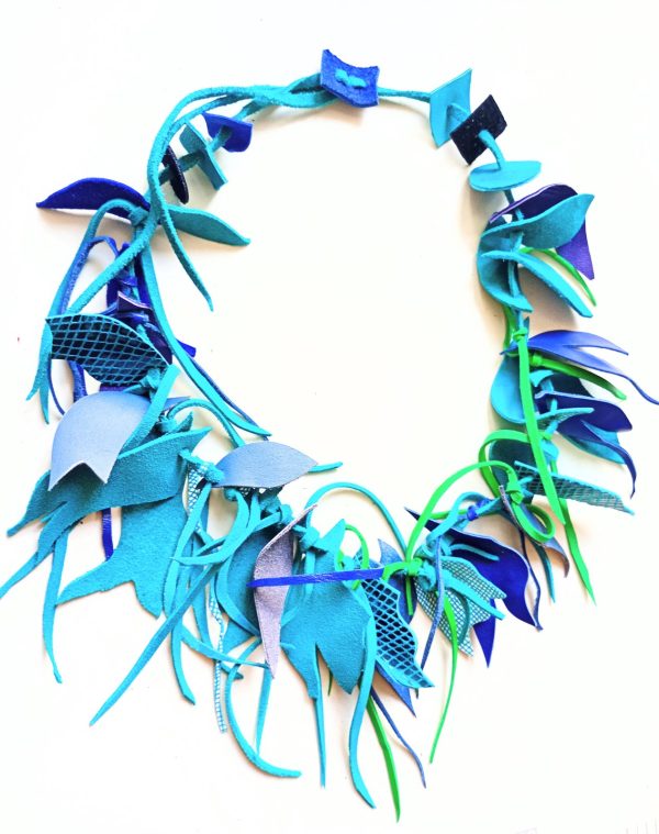 Colier turcoaz handmade  din piele naturala ,asimetric si unicat