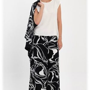 Compleu 3 piese cu bluza alba, pantaloni si blazer cu imprimeu alb-negru