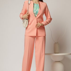 Compleu DY Fashion roz somon din sacou si pantalon si inchidere la un nasture