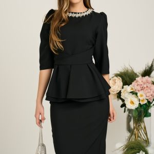 Compleu LaDonna elegant din stofa negru cu peplum si strasuri la decolteu