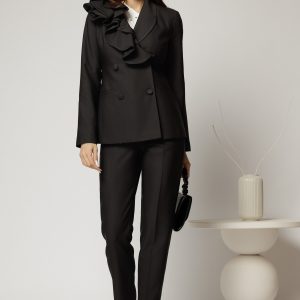 compleu-negru-cu-pantalon-si-sacou-cu-volanase-la-rever-1448395-1148302-4.jpeg Compleu negru cu pantalon si sacou cu volanase la rever