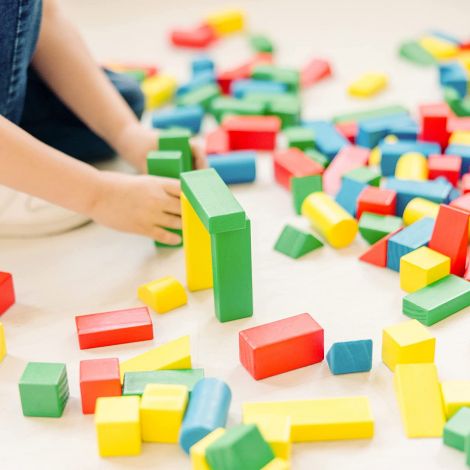 Set de construit Cuburi din lemn colorate 100 bucati Melissa and Doug 0481