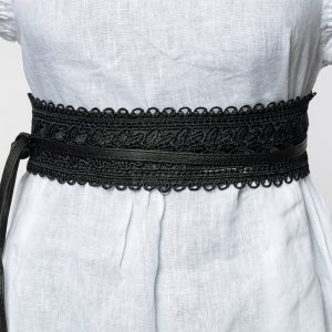 curea-lata-petrecuta-neagra-din-piele-ecologica-cu-aplicatie-din-broderie-textila-3724-63325310.jpg Curea lata de 10 cm petrecuta neagra, din piele ecologica cu aplicatie din broderie textila
