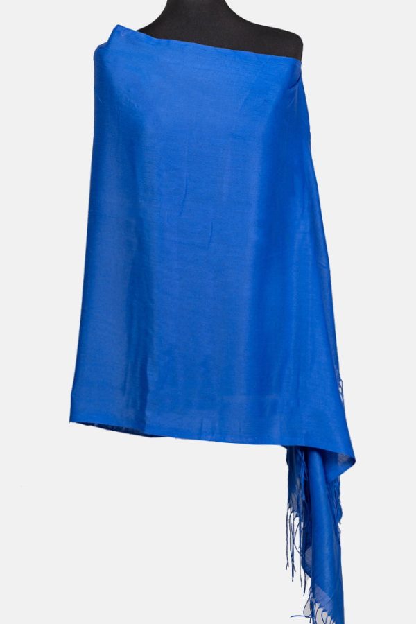 esarfa-albastra-din-cashmere-subtire-dreptunghiulara-3944-3612.jpg Esarfa albastra din cashmere subtire dreptunghiulara