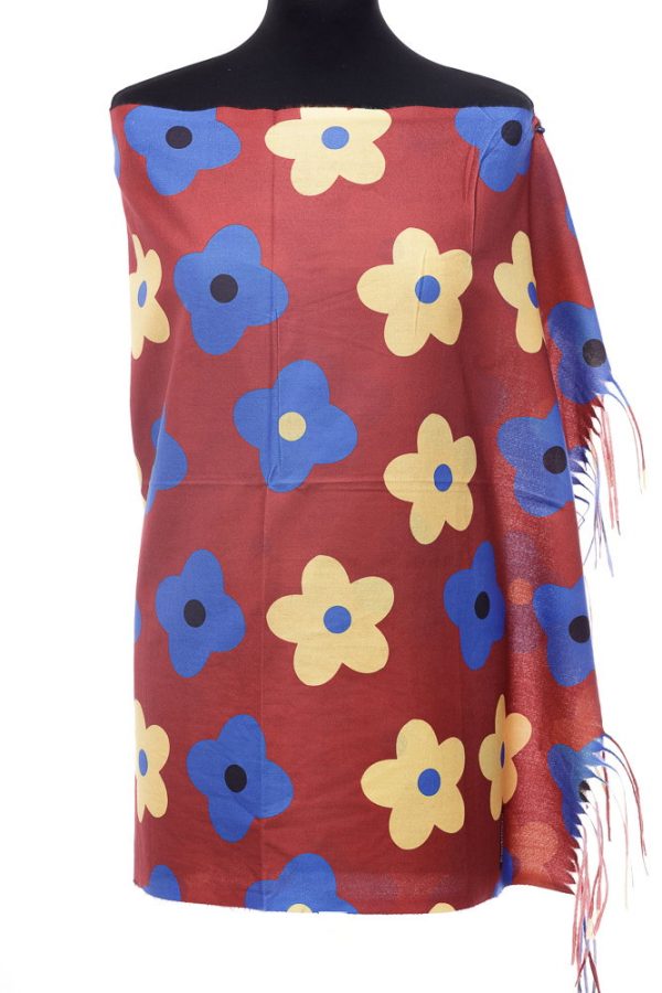 esarfa-casmir-cu-flori-roz-si-bleu-pe-fond-roz-deschis-copie-792868.jpg Esarfa casmir cu flori glabene si albastre pe fond bordo