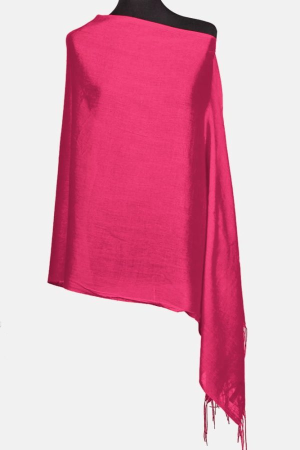 esarfa-fucsia-din-cashmere-subtire-dreptunghiulara-229424.jpg Esarfa fucsia din cashmere subtire dreptunghiulara