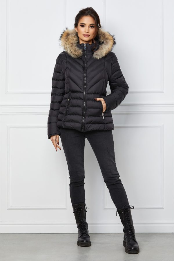geaca-scurta-neagra-cu-blanita-naturala-la-gluga-1421809-1132327-4.jpeg Geaca scurta neagra cu blanita naturala la gluga