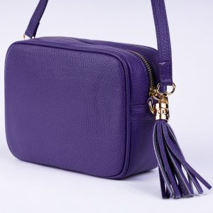 geanta-crossbody-mov-din-piele-naturala-cu-ciucure-din-piele-5250-3856.jpg Geanta crossbody mov din piele naturala, cu ciucure din piele