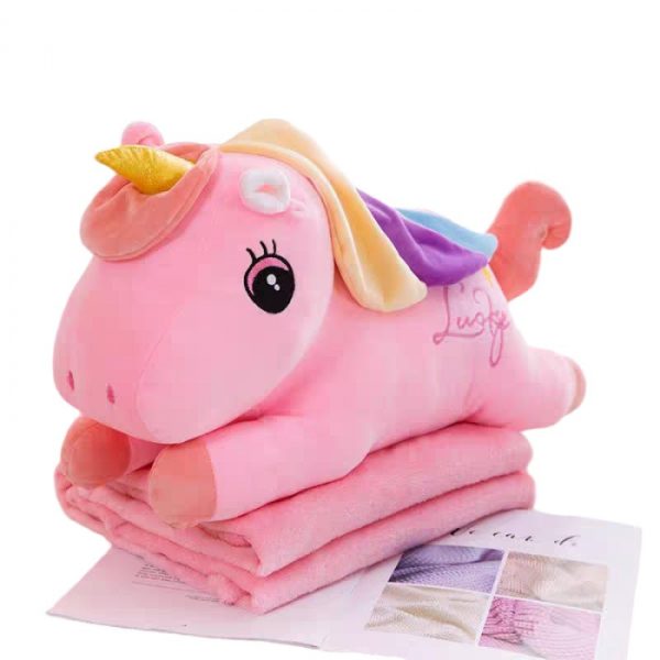 jucarie-de-plus-si-perna-cu-patura-inclusa-unicornul-roz-070195.jpg Jucarie de plus si perna cu patura inclusa, Unicornul roz