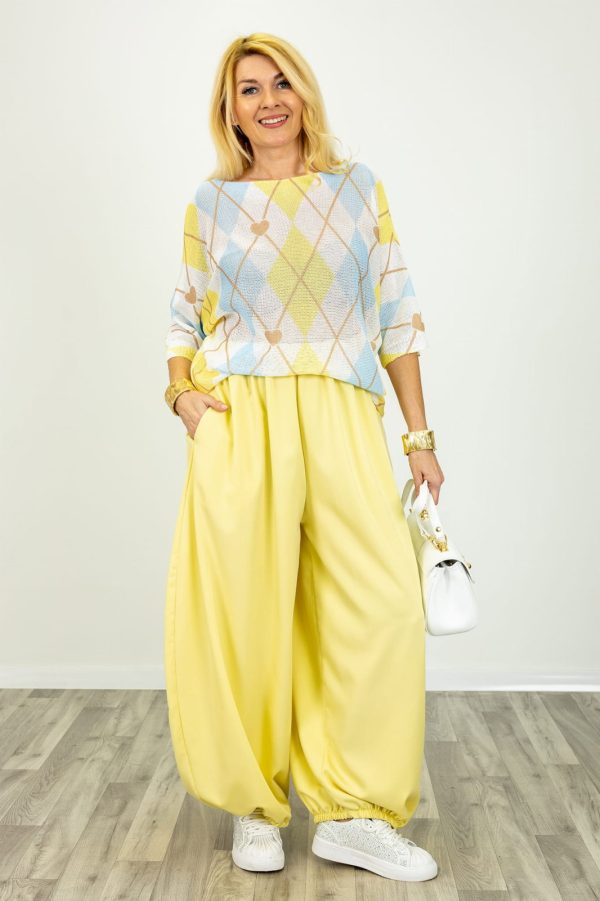 pantaloni-bej-cu-croiala-bufanta-de-efect-copie-152887.jpg Pantaloni galbeni cu croiala bufanta de efect