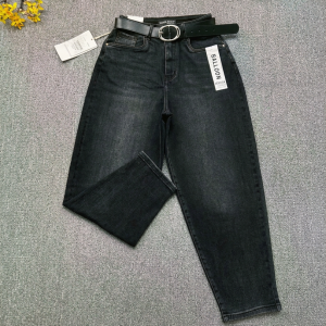 pantaloni-jeans-albastri-denim-croiala-balon-cu-curea-neagra-inclusa-copie-640710.png Pantaloni jeans negri, croiala balon, cu curea neagra inclusa