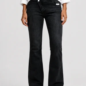 Blugi evazati, flare, cu inchidere suprapusa si denim elastic, negri