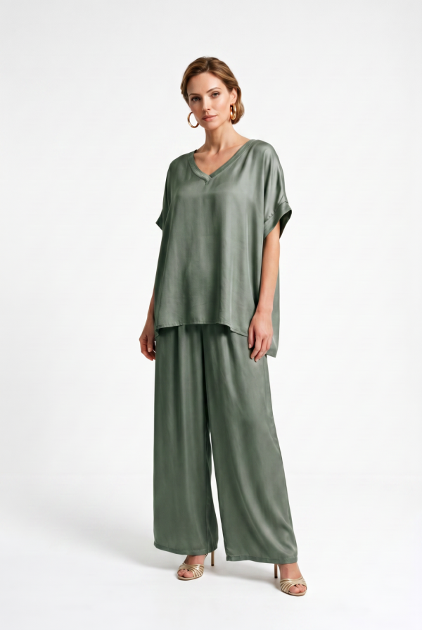 pantaloni-palazzo-fluizi-din-matase-si-vascoza-satinata-maro-copie-119694.png Pantaloni palazzo fluizi din matase si vascoza satinata, kaki