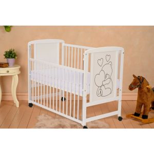 Patut din lemn, 120x60 cm, Cu laterala culisanta, Din lemn de pin si mdf, Stabil si rezistent, Inaltime saltea reglabila pe 3 nivele, Laterala cu 3 bete detasabile, EN716-1, EN716-2, Alb, Qmini, Timmi Heart + Saltea 12 cm