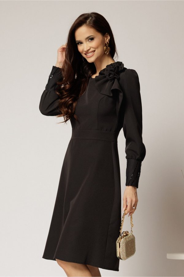 rochia-dy-fashion-neagra-cu-mansete-din-paiete-si-funda-ampla-pe-umar-1438798-1140673-4.jpeg Rochia DY Fashion neagra cu mansete din paiete si funda ampla pe umar