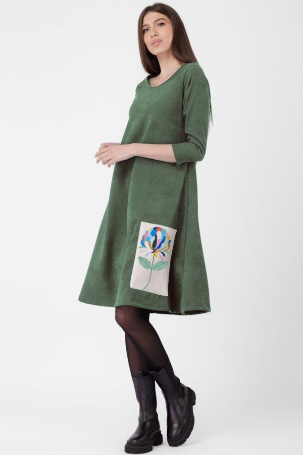 Rochie  A line , din material catifelat, kaki, cu aplicatie color
