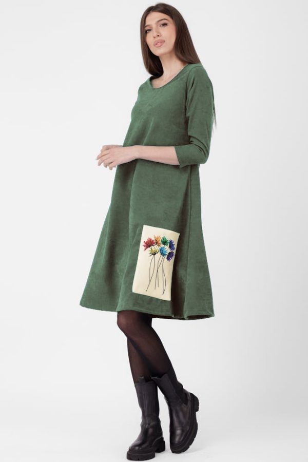 Rochie  A line , din material catifelat, kaki, cu aplicatie color 7 flori