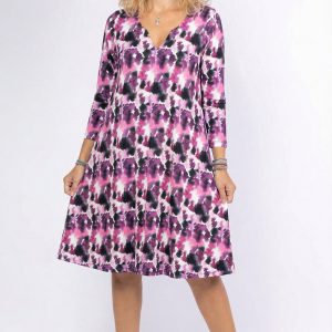rochie-a-line-midi-cu-decolteu-traditional-si-imprimeu-pictural-copie-958543.jpg Rochie A line midi, cu decolteu traditional si imprimeu mov si fucsia