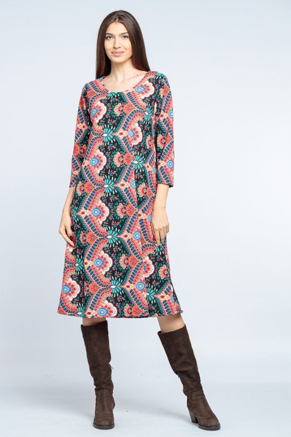 rochie-a-line-midi-imprimeu-cu-romburi-pe-fond-bleumarin-copie-145634.jpg Rochie A line midi, imprimeu oriental roz pe fond negru