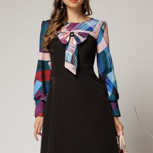 rochie-andrada-din-stofa-neagra-cu-funda-si-imprimeu-colorat-albastru-1436077-1141558-4.jpeg Rochie Andrada din stofa neagra cu funda si imprimeu colorat albastru