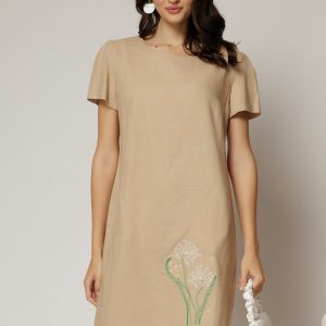 Rochie bej din in cu flori brodate si croi drept