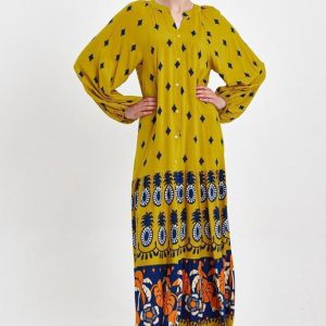 Rochie camasa cu imprimeu, pe fond mustar, din vascoza