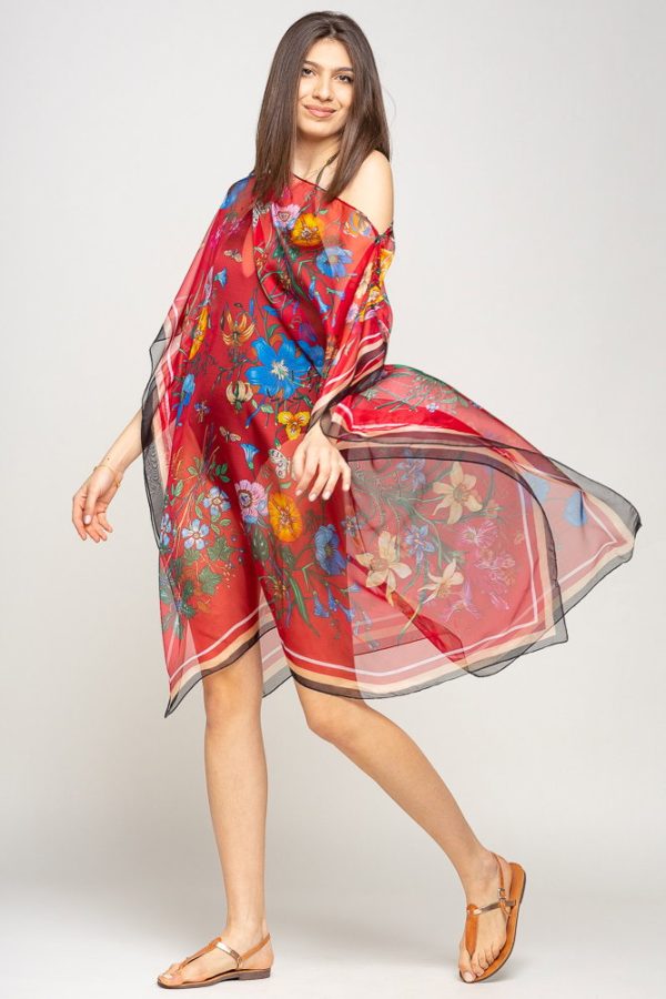 rochie-de-plaja-tip-poncho-de-plaja-cu-flori-si-fluturi-pe-fond-rosu-matase-si-vascoza-720983.jpg Rochie de plaja tip poncho de plaja cu flori si fluturi pe fond rosu, matase si vascoza