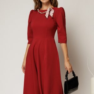 Rochie DY Fashion bordo clos cu lantisor si esarfa