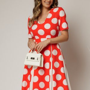 Rochie DY Fashion corai cu buline mari si pliuri ample in contrast