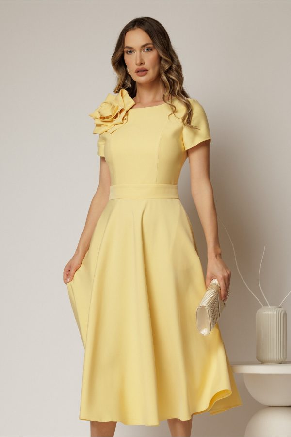 rochie-dy-fashion-galbena-clos-cu-trandafir-la-umar-si-cordon-detasabil-1468528-1153552-4.jpeg Rochie DY Fashion galbena clos cu trandafir la umar si cordon detasabil