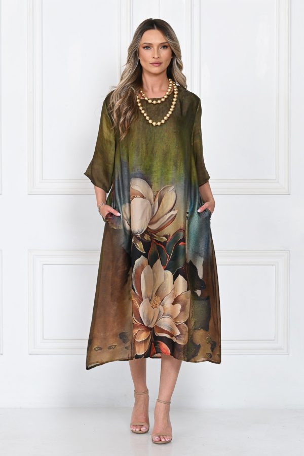Rochie eleganta satinata A-line cu imprimeu floral artistic si croi lejer fluid, verde-olive-maro-be