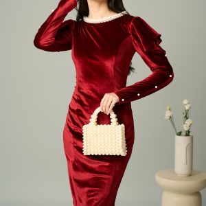 Rochie Ella Collection Linda eleganta din catifea rosie cu perle la decolteu