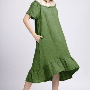Rochie in colturi din in verde oliv, cu decolteu pe elastic si volan la poale