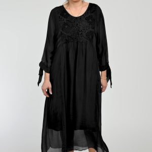 Rochie neagra lunga, din matase si vascoza cu platca din dantela pe fata si pe spate