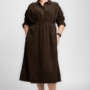 rochie-masura-mare-din-catifea-reiata-taiata-in-talie-verde-kaki-copie-699576.jpg Rochie masura mare din catifea reiata taiata in talie, maro