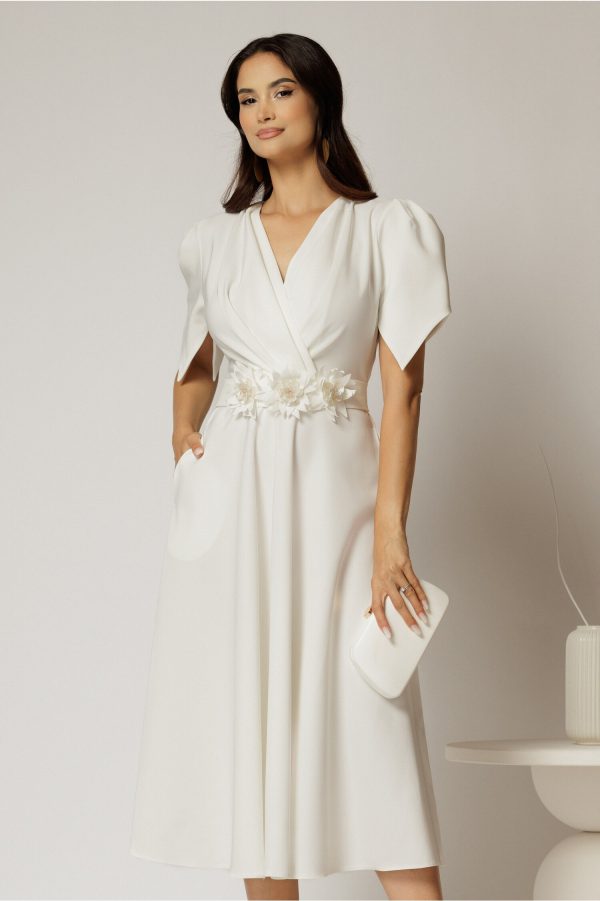 rochie-midi-alba-de-ocazie-cu-pliuri-pe-bust-si-cordon-detasabi-cu-flori-1474081-1156303-4.jpeg Rochie midi alba de ocazie cu pliuri pe bust si cordon detasabi cu flori