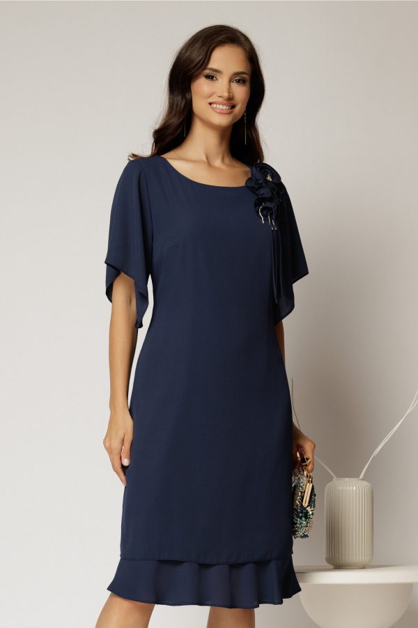 Rochie midi bleumarin de ocazie cu accesoriu floral detasabil si decolteu rotund
