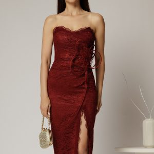 rochie-midi-bordo-din-dantela-cu-crepeu-si-detaliu-amplu-in-talie-1462525-1151851-4.jpeg Rochie midi bordo din dantela cu crepeu si detaliu amplu in talie