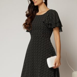 Rochie midi din voal neagra cu buline si volanase la maneci